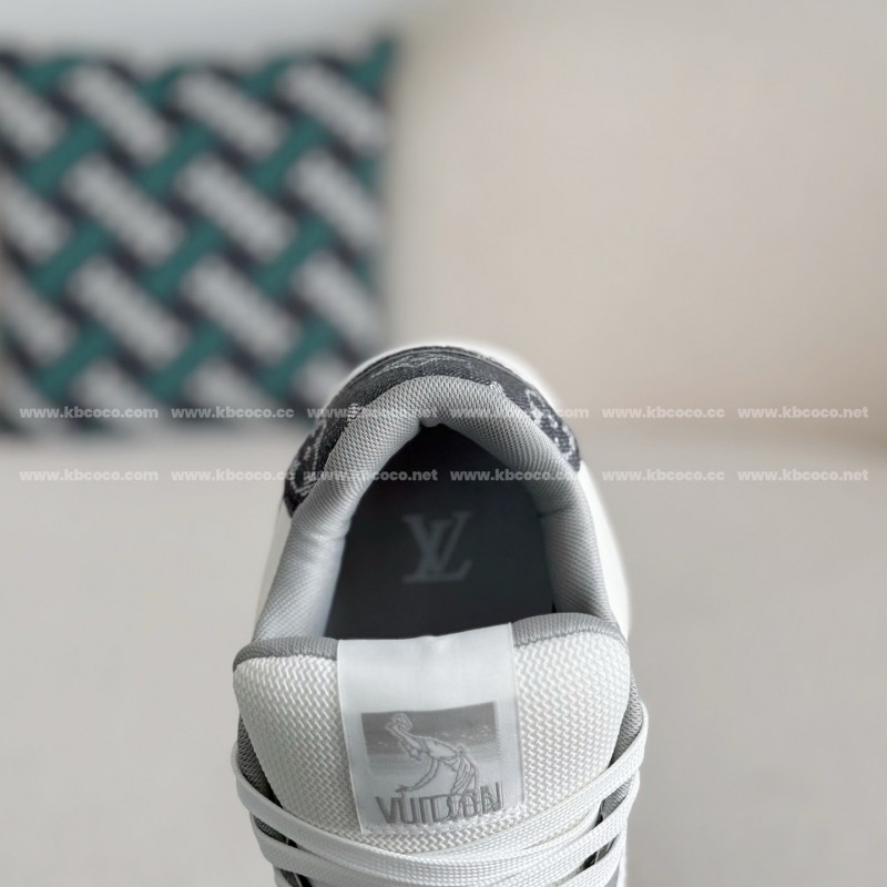 L0*is V*t0n TRAINER SNEAKERS