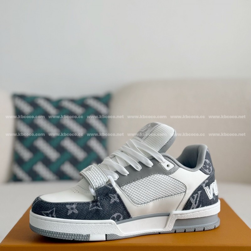 L0*is V*t0n TRAINER SNEAKERS