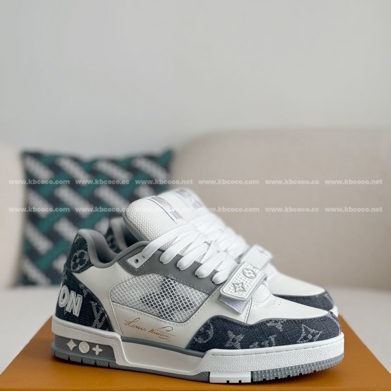 L0*is V*t0n TRAINER SNEAKERS