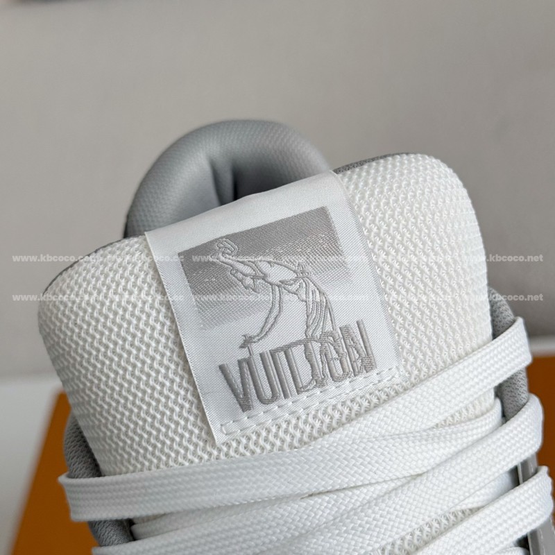 L0*is V*t0n TRAINER SNEAKERS