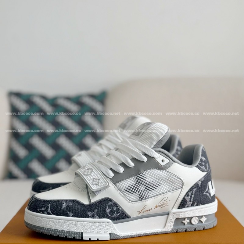 L0*is V*t0n TRAINER SNEAKERS