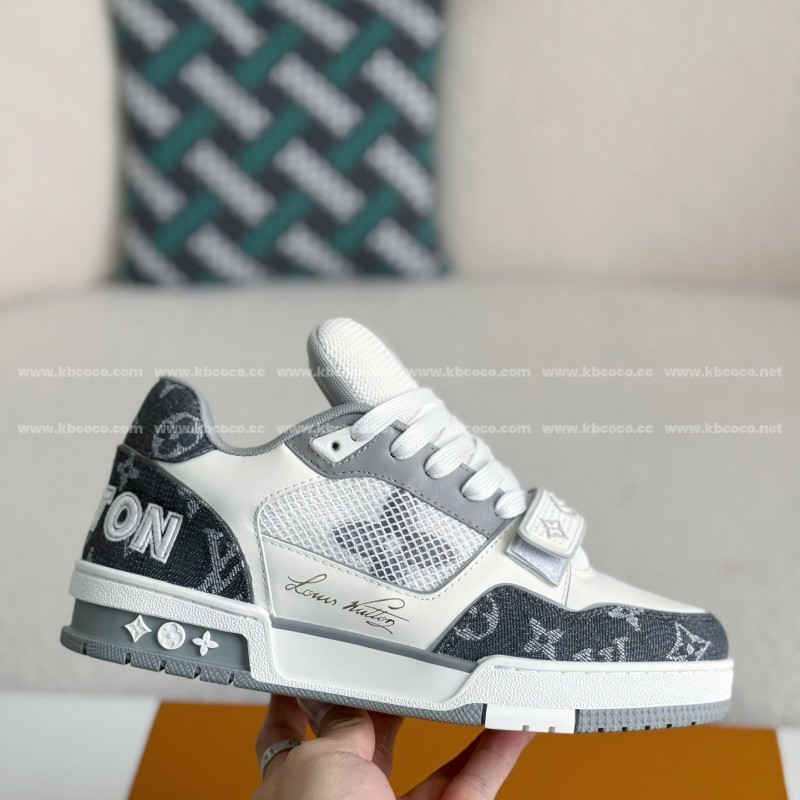 L0*is V*t0n TRAINER SNEAKERS