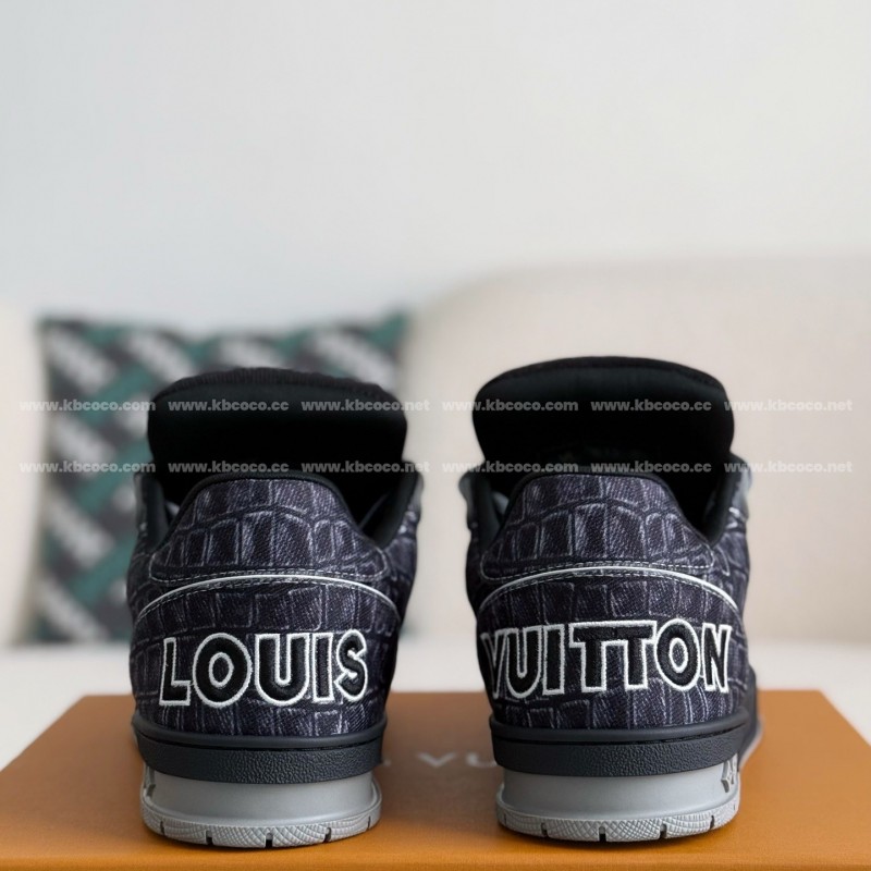 L0*is V*t0n TRAINER SNEAKERS