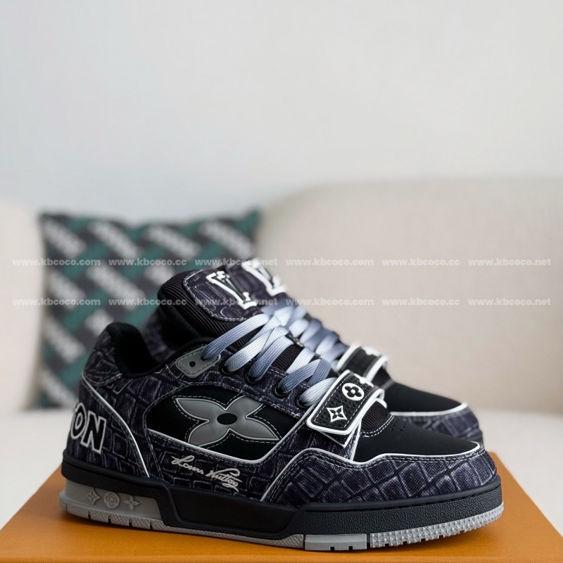 L0*is V*t0n TRAINER SNEAKERS