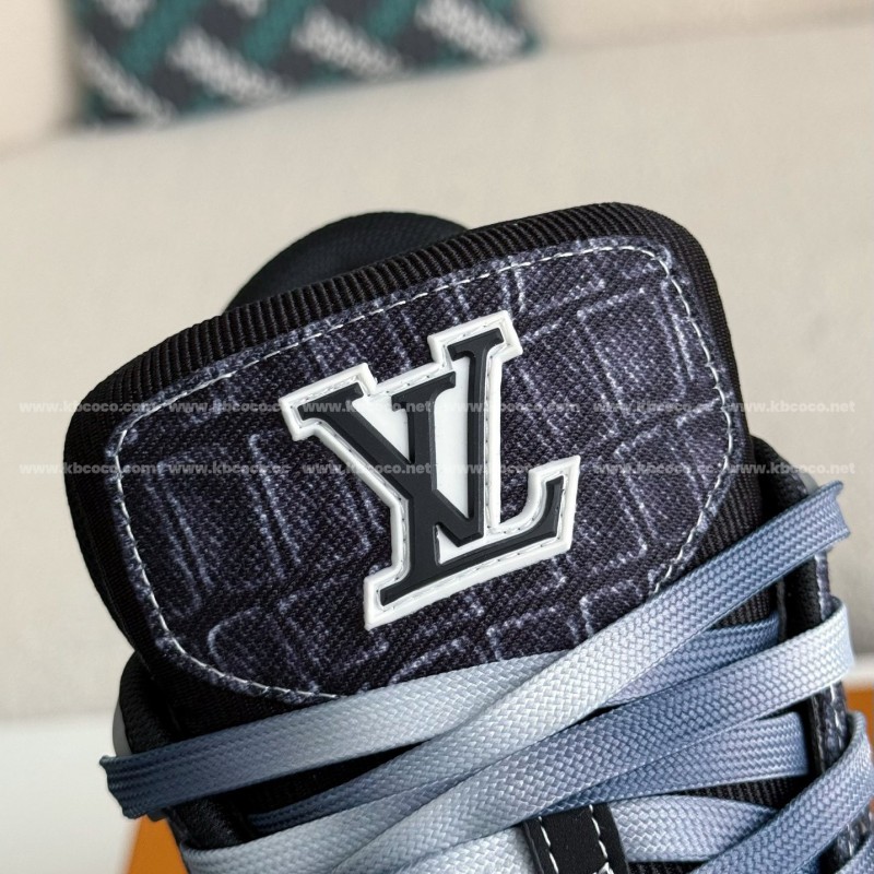 L0*is V*t0n TRAINER SNEAKERS