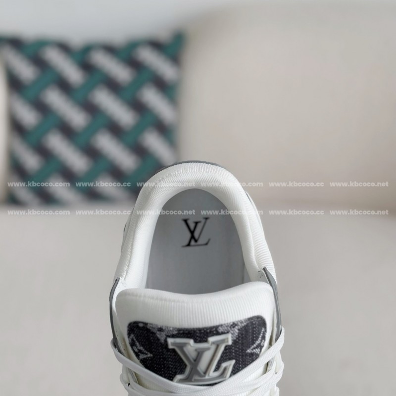 L0*is V*t0n TRAINER SNEAKERS