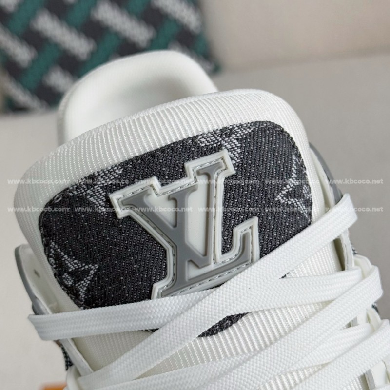 L0*is V*t0n TRAINER SNEAKERS