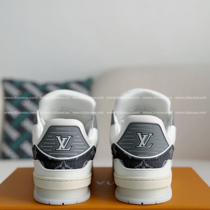 L0*is V*t0n TRAINER SNEAKERS