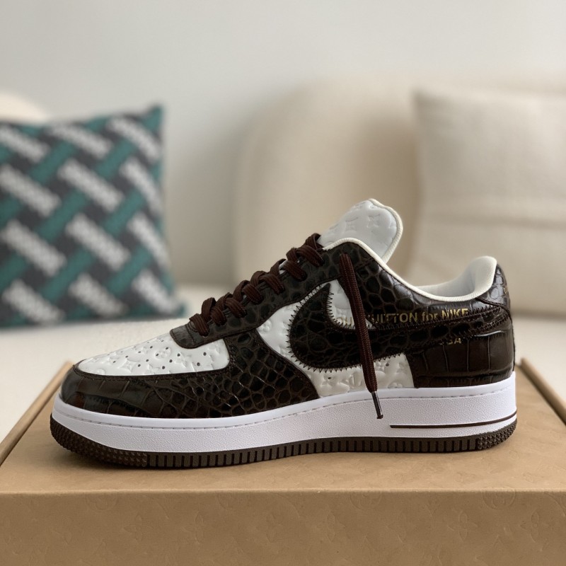 L0*is V*t0n × NIKE AIR FORCE 1 SNEAKER