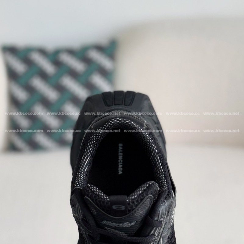 Ba*len*cia*ga Runner Sneakers