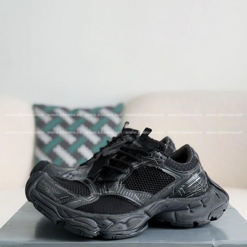 Ba*len*cia*ga Runner Sneakers