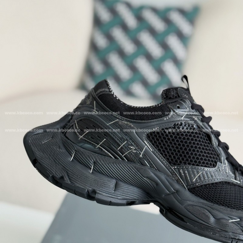 Ba*len*cia*ga Runner Sneakers