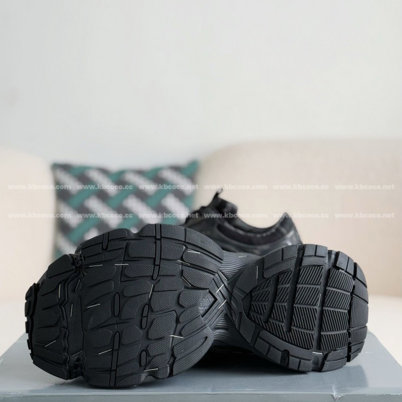 Ba*len*cia*ga Runner Sneakers