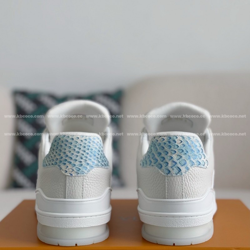 L0*is V*t0n TRAINER SNEAKERS