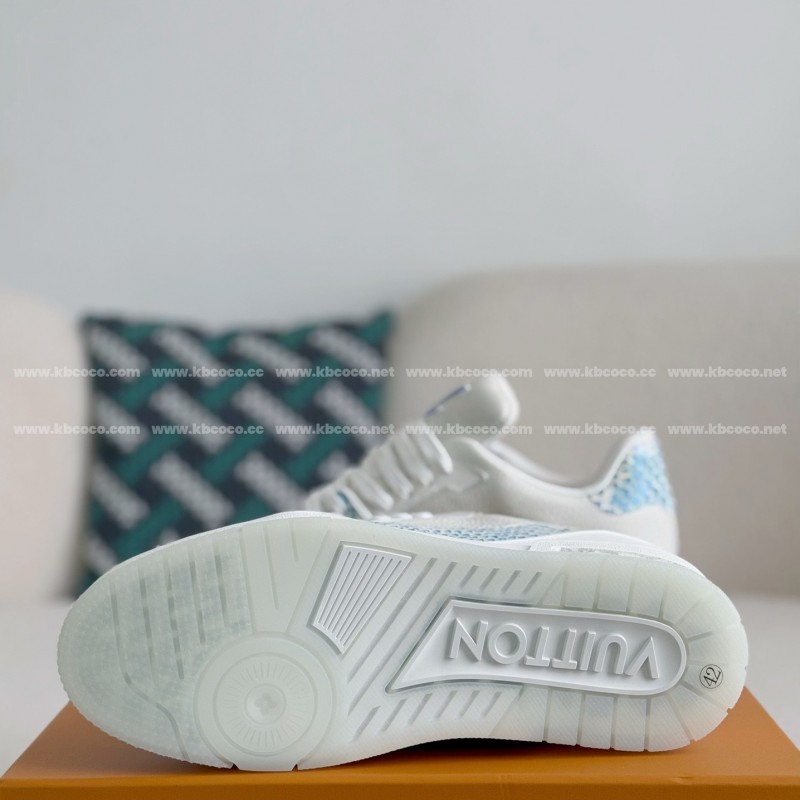 L0*is V*t0n TRAINER SNEAKERS