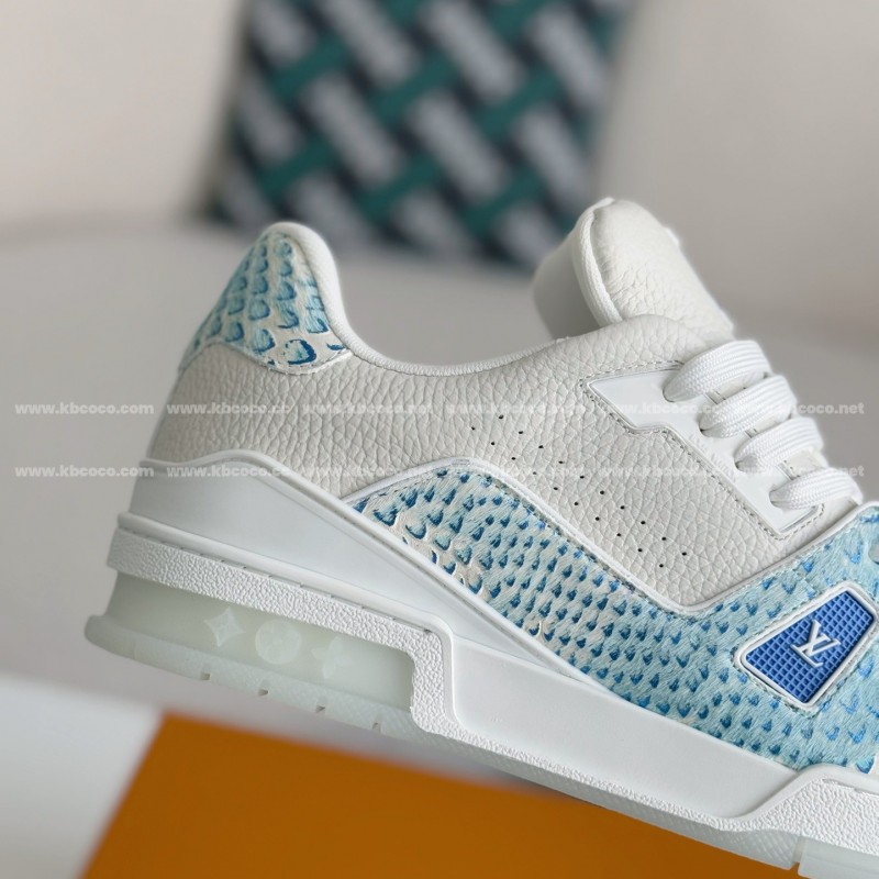 L0*is V*t0n TRAINER SNEAKERS