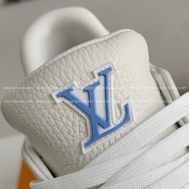 L0*is V*t0n TRAINER SNEAKERS