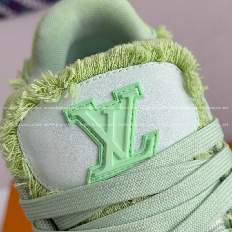 L0*is V*t0n TRAINER SNEAKERS