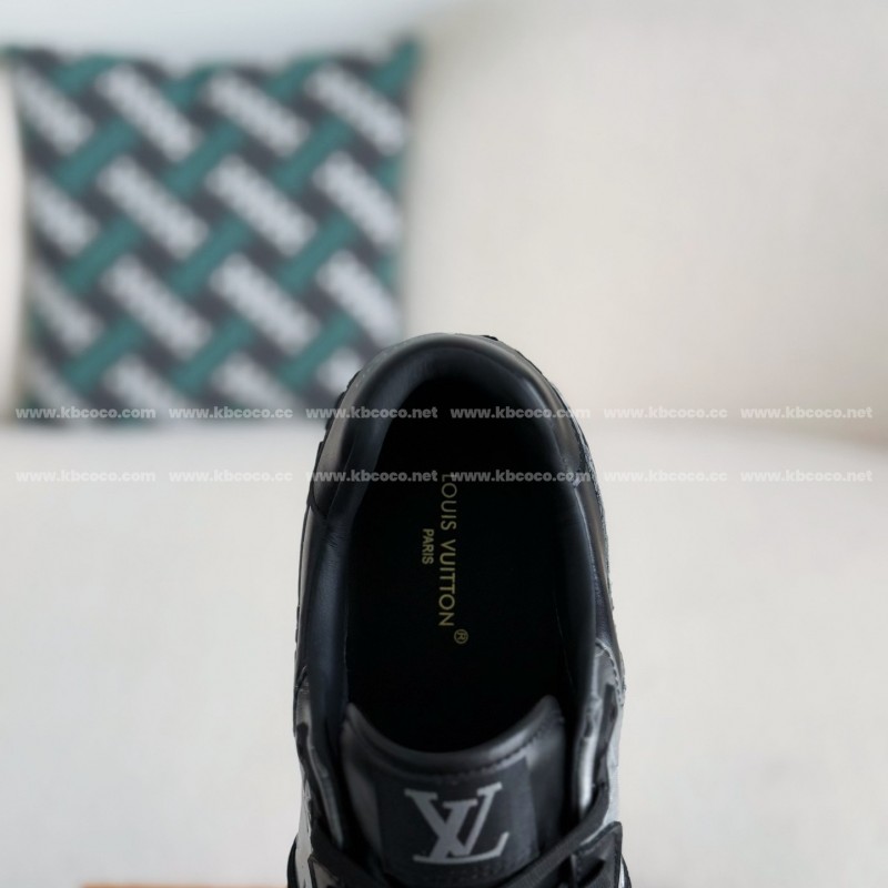 L0*is V*t0n RUN AWAY Casual Shoes