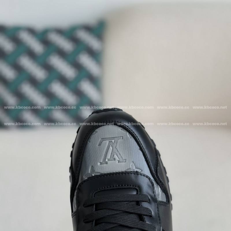 L0*is V*t0n RUN AWAY Casual Shoes