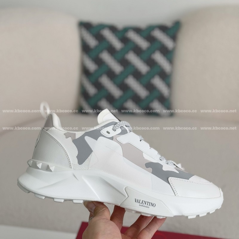 va*t*no Garavani True Act Casual Shoes