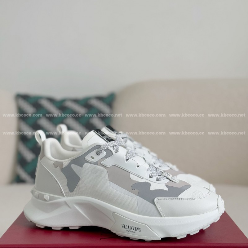 va*t*no Garavani True Act Casual Shoes