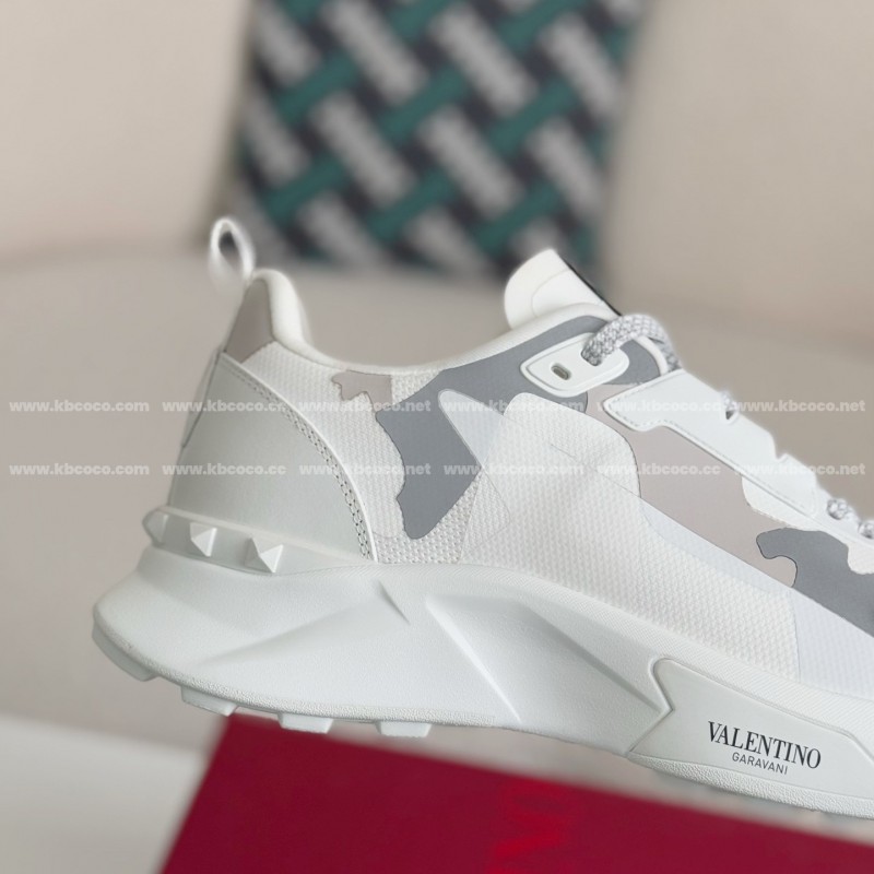 va*t*no Garavani True Act Casual Shoes