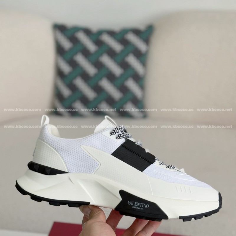 va*t*no Garavani True Act Casual Shoes