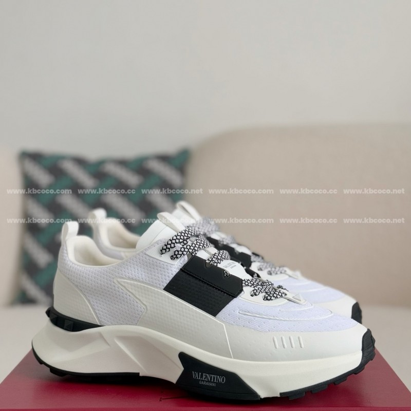 va*t*no Garavani True Act Casual Shoes