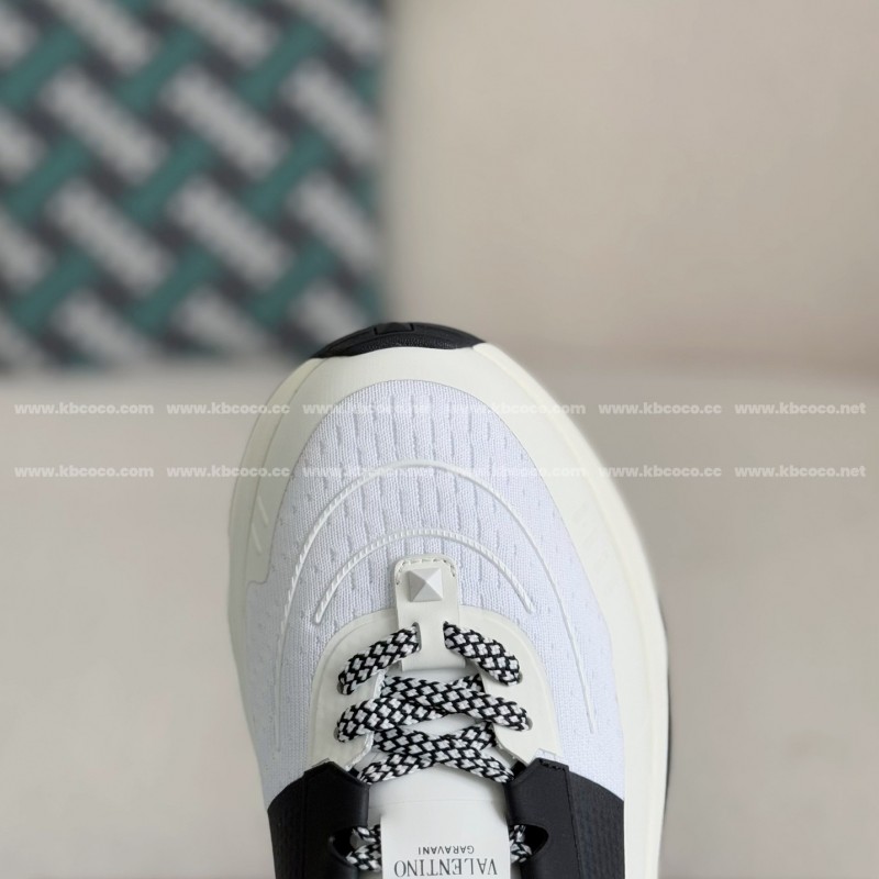 va*t*no Garavani True Act Casual Shoes