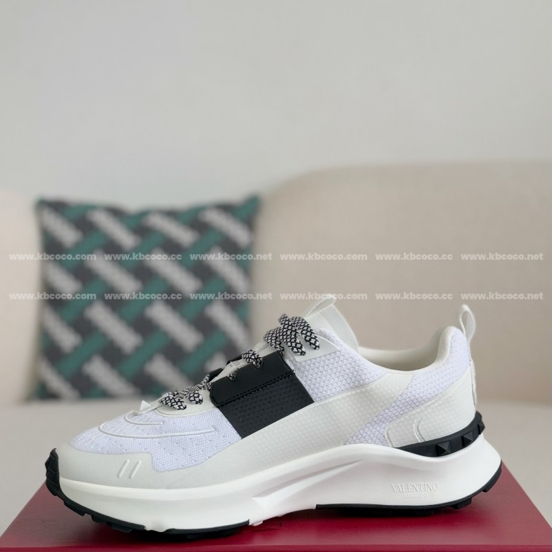 va*t*no Garavani True Act Casual Shoes