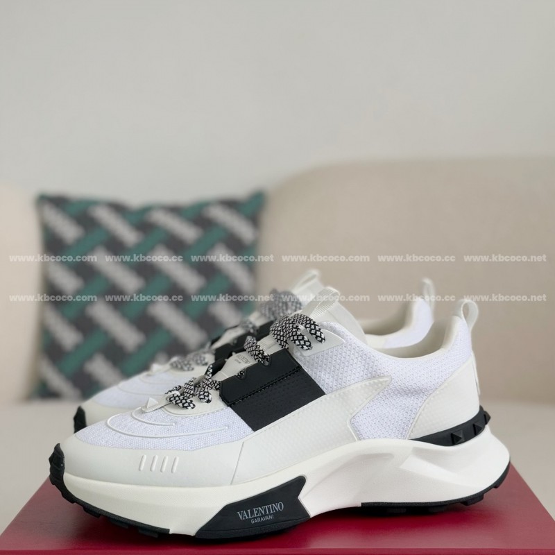 va*t*no Garavani True Act Casual Shoes