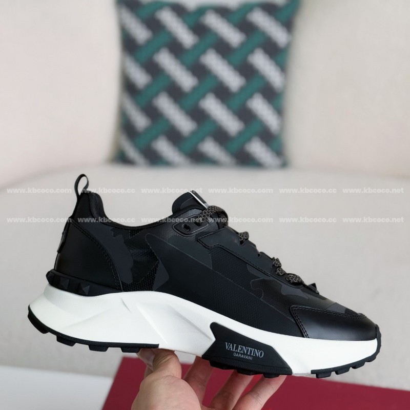 va*t*no Garavani True Act Casual Shoes