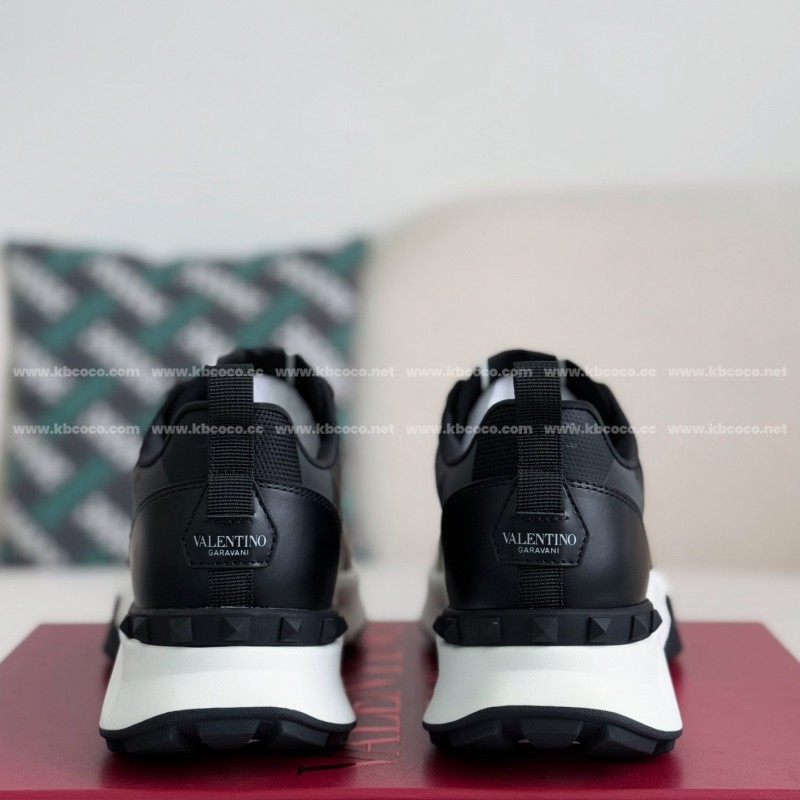 va*t*no Garavani True Act Casual Shoes