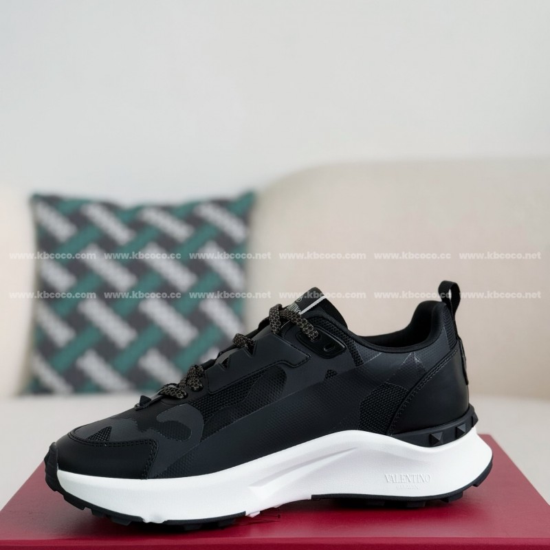 va*t*no Garavani True Act Casual Shoes