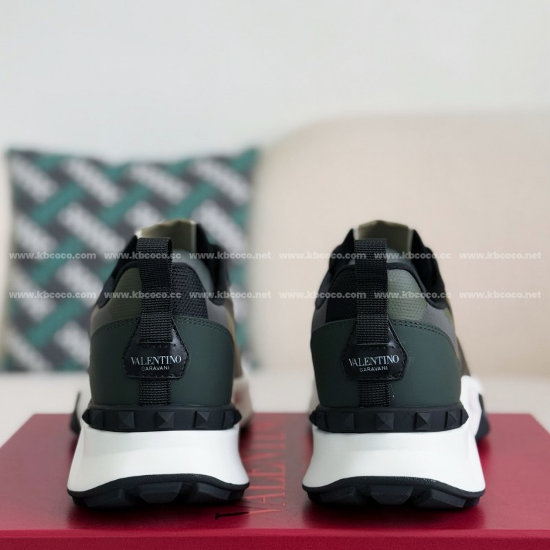 va*t*no Garavani True Act Casual Shoes