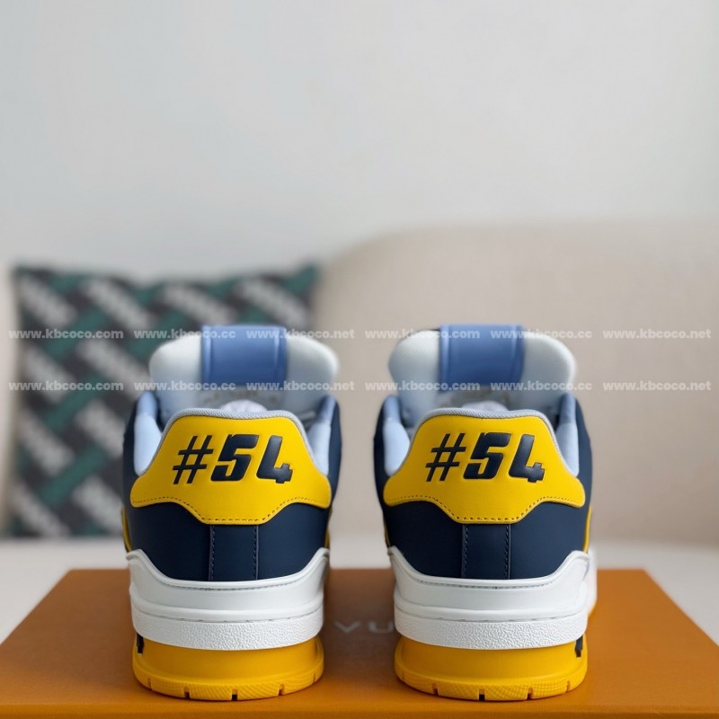 L0*is V*t0n TRAINER SNEAKERS