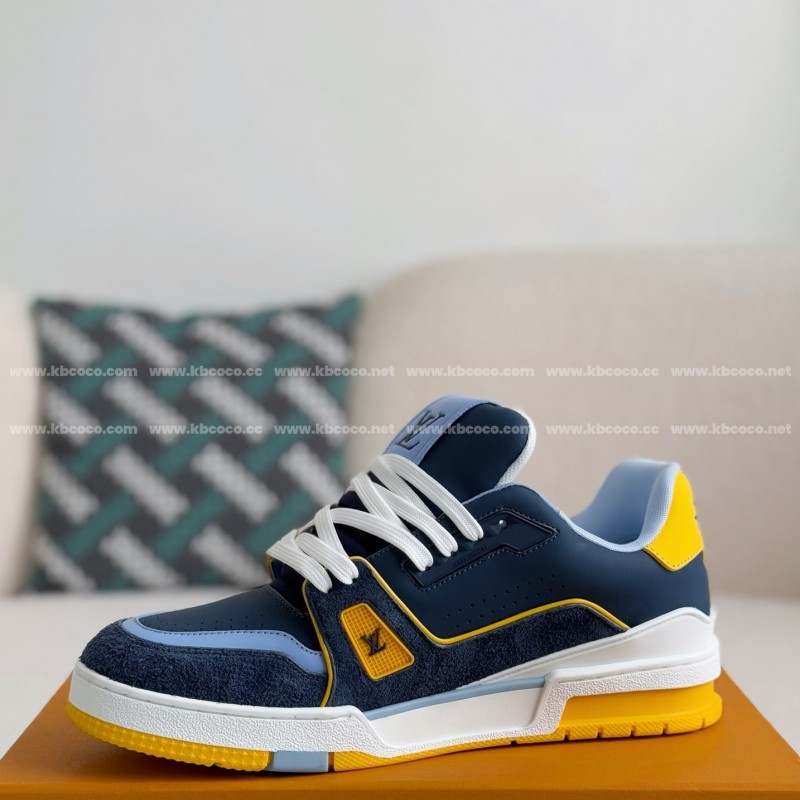 L0*is V*t0n TRAINER SNEAKERS