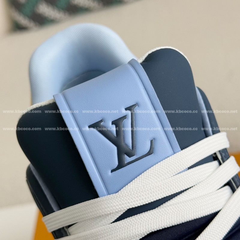 L0*is V*t0n TRAINER SNEAKERS