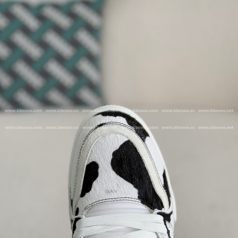 L0*is V*t0n TRAINER SNEAKERS