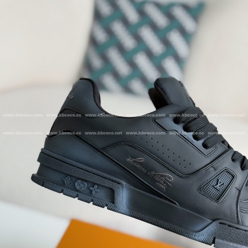 L0*is V*t0n TRAINER SNEAKERS