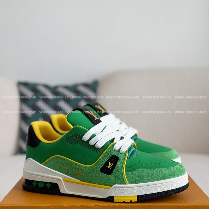 L0*is V*t0n TRAINER SNEAKERS