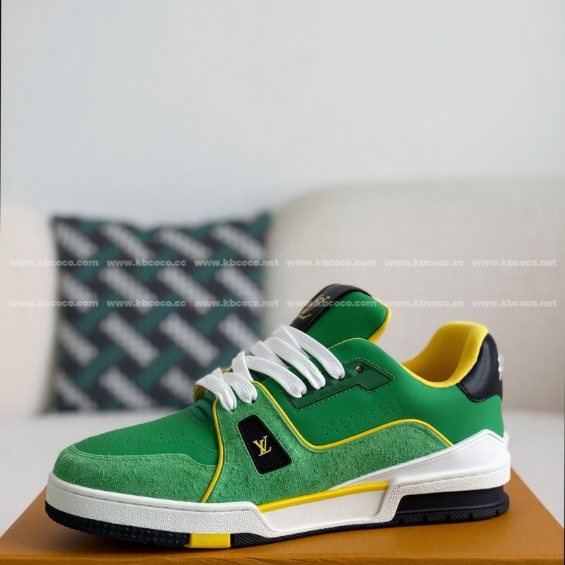 L0*is V*t0n TRAINER SNEAKERS