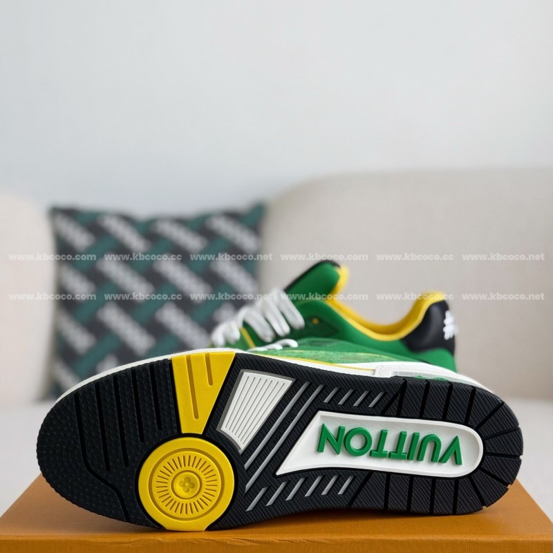 L0*is V*t0n TRAINER SNEAKERS