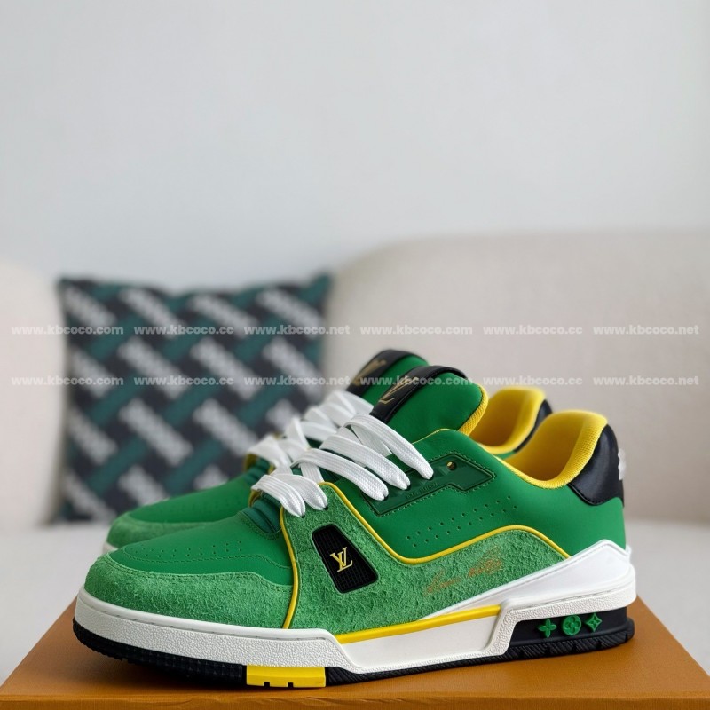 L0*is V*t0n TRAINER SNEAKERS