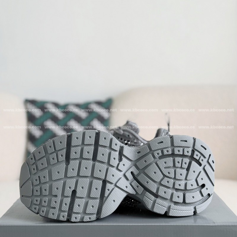 Ba*len*cia*ga Runner Sneakers