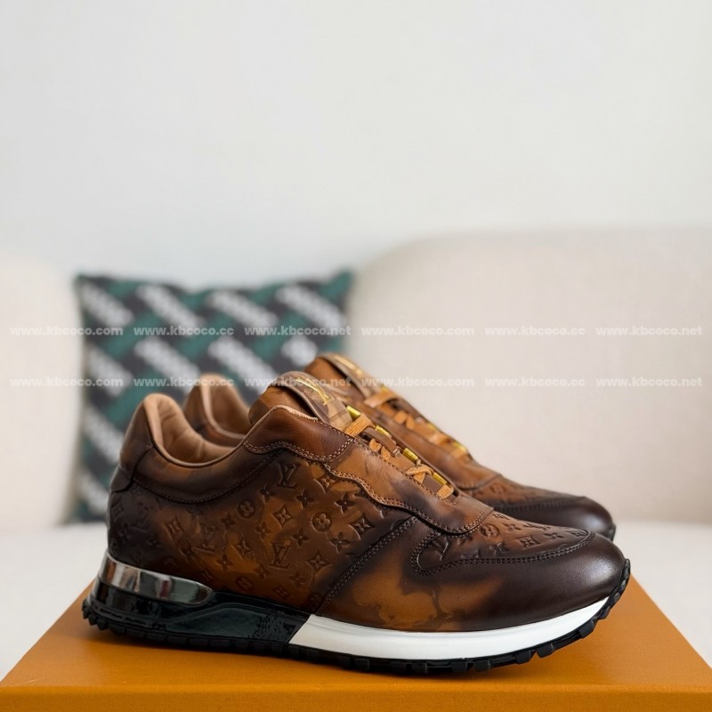 L0*is V*t0n  LEATHER LOW-TOP SHOES