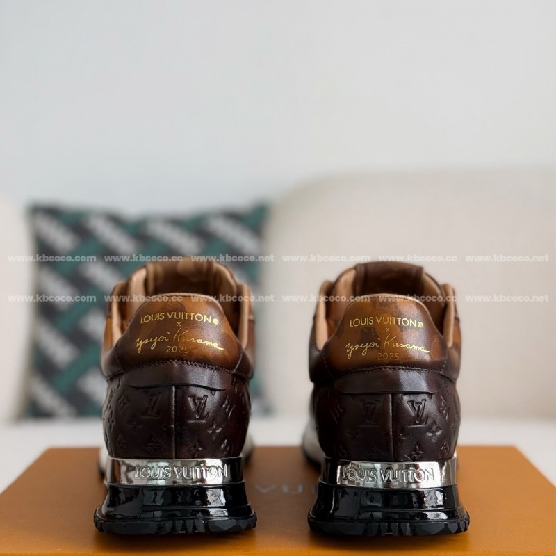 L0*is V*t0n  LEATHER LOW-TOP SHOES