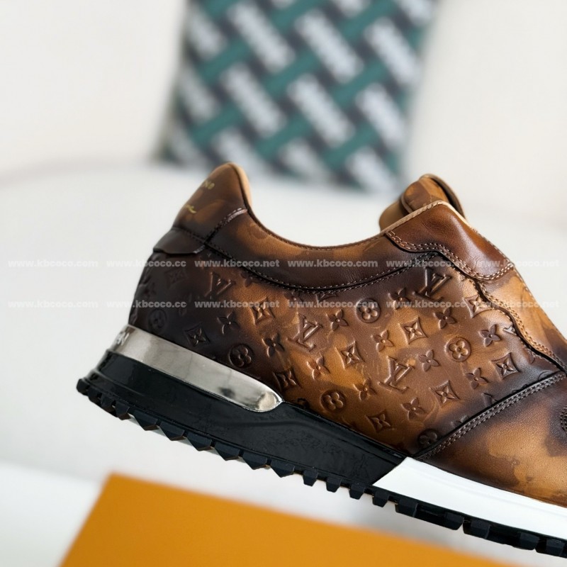 L0*is V*t0n  LEATHER LOW-TOP SHOES