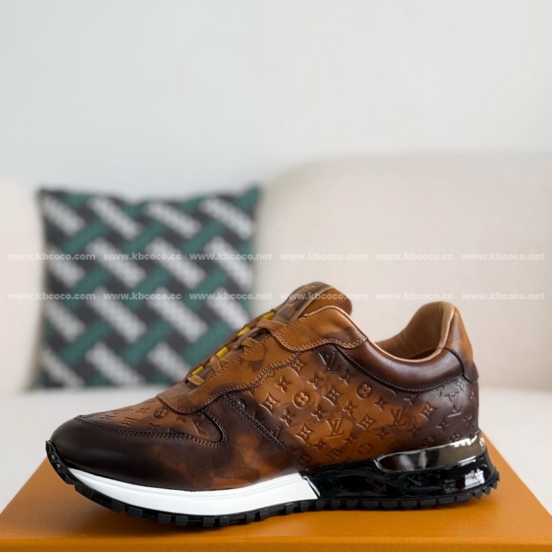 L0*is V*t0n  LEATHER LOW-TOP SHOES